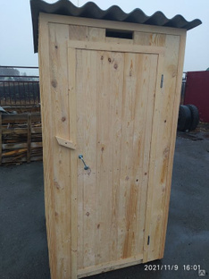 Туалет дачный деревянный (плоская крыша) #1