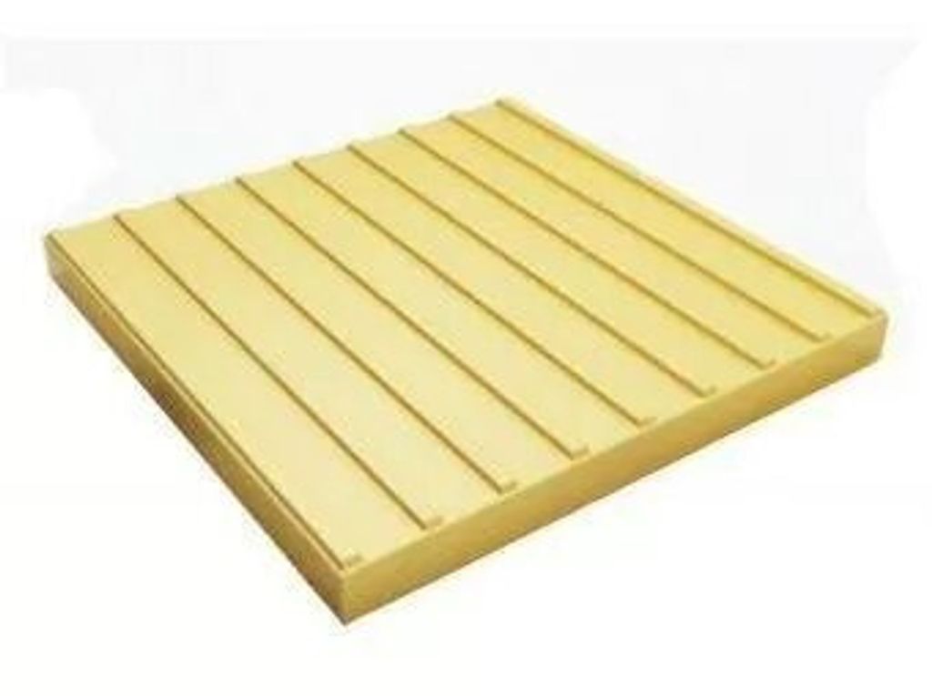 ТТактильная тротуарная плитка 500х500х100 мм с продольными рифами (желтая)