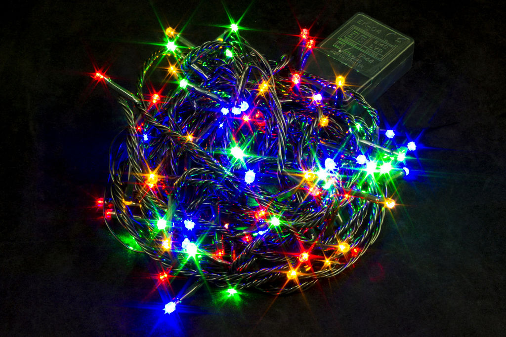 Гирлянда "Нить", 16 м, 200 LED, 220 В, 8 режимов, зеленый провод, разноцветная